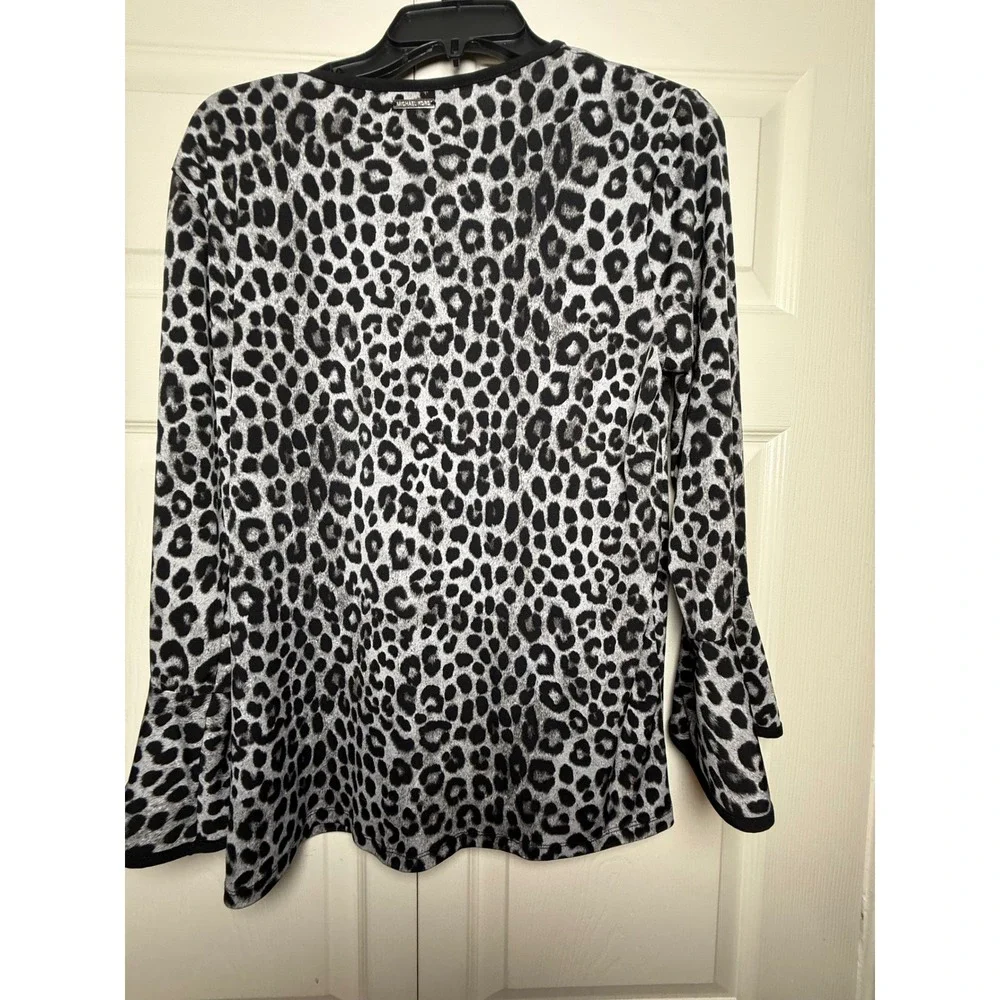 Michael Kors Womens Grey Leopard Print Bell Sleeve Crew Neck Blouse Top Large‎
